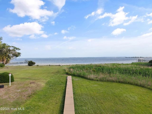 202 River Drive, Southport, NC 28461