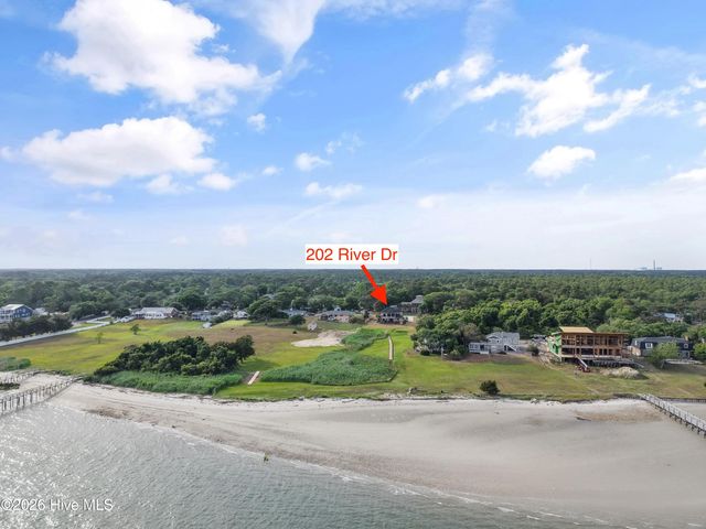 202 River Drive, Southport, NC 28461
