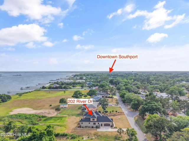 202 River Drive, Southport, NC 28461