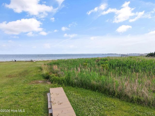 202 River Drive, Southport, NC 28461
