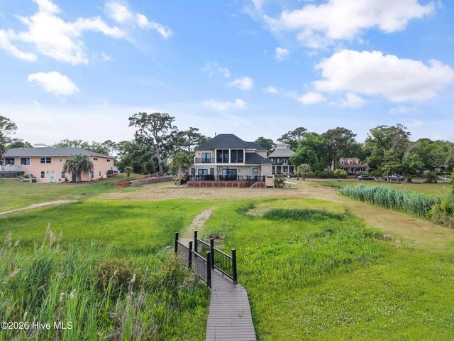 202 River Drive, Southport, NC 28461