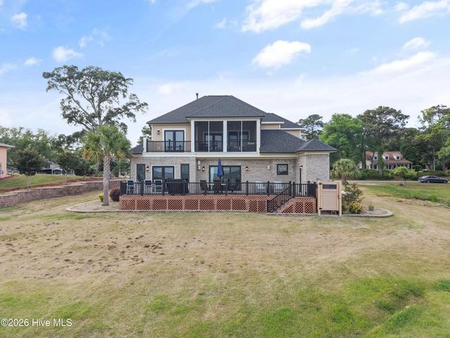 202 River Drive, Southport, NC 28461