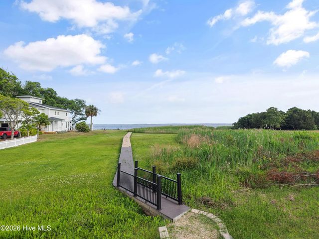 202 River Drive, Southport, NC 28461