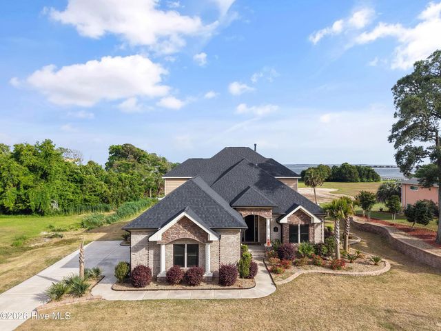 202 River Drive, Southport, NC 28461