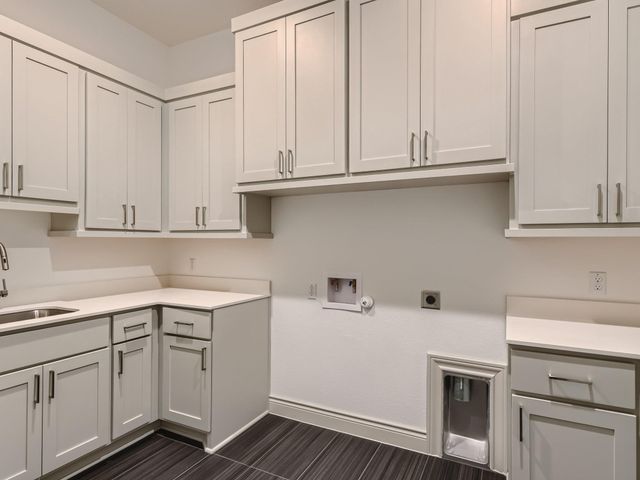 156 Carousel LN, Driftwood, TX 78619