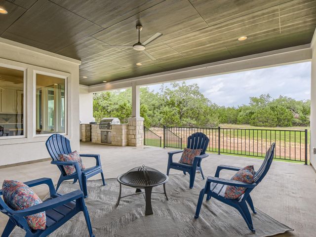 156 Carousel LN, Driftwood, TX 78619