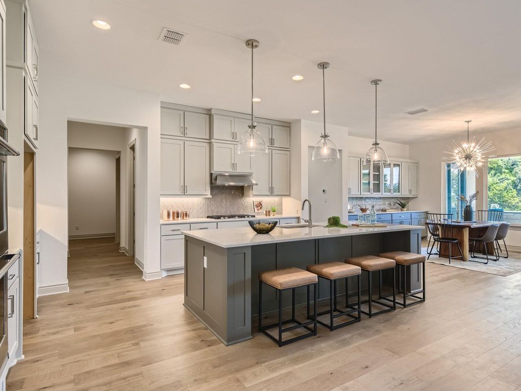 156 Carousel LN, Driftwood, TX 78619