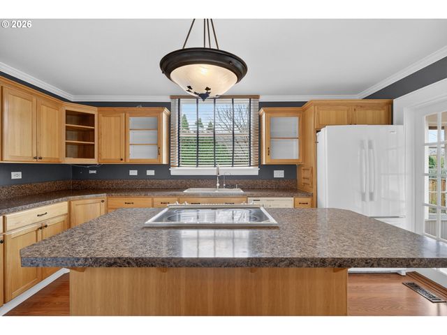 15015 Se LINDEN Ln, Milwaukie, OR 97267