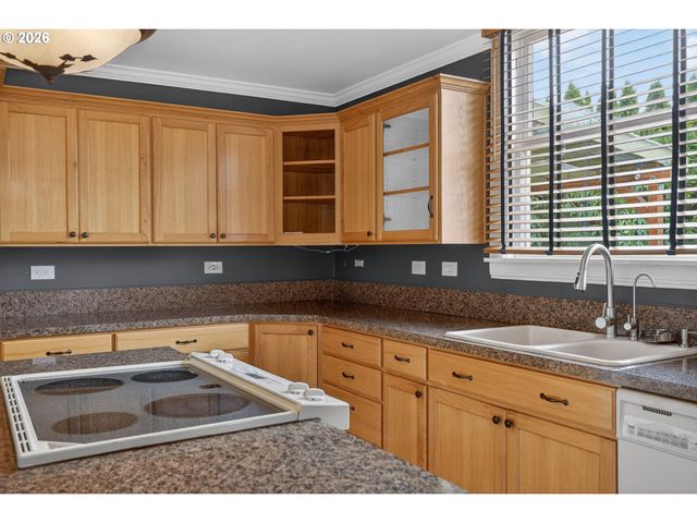 15015 Se LINDEN Ln, Milwaukie, OR 97267