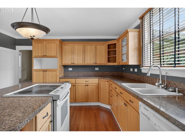 15015 Se LINDEN Ln, Milwaukie, OR 97267