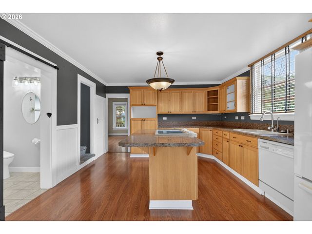 15015 Se LINDEN Ln, Milwaukie, OR 97267