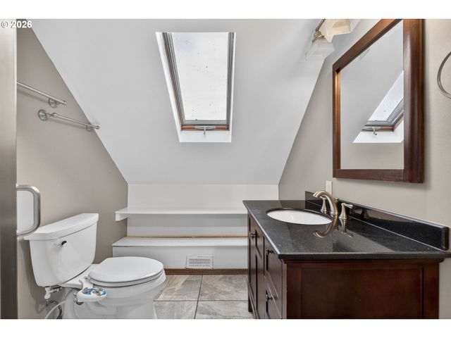 15015 Se LINDEN Ln, Milwaukie, OR 97267