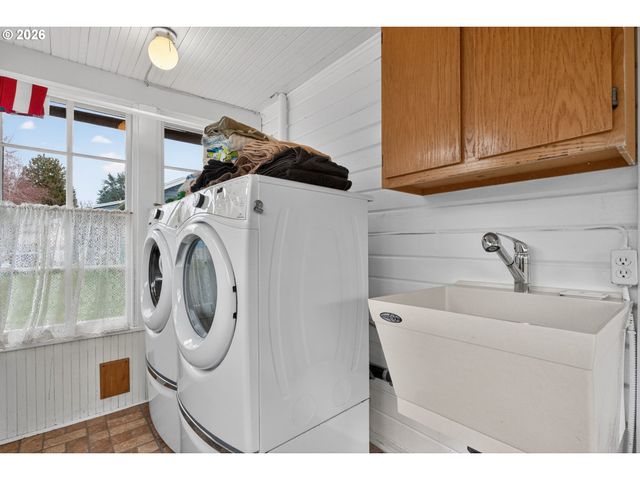 15015 Se LINDEN Ln, Milwaukie, OR 97267