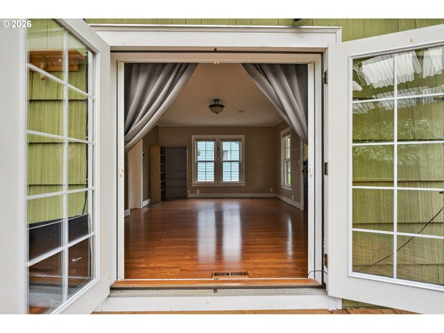 15015 Se LINDEN Ln, Milwaukie, OR 97267