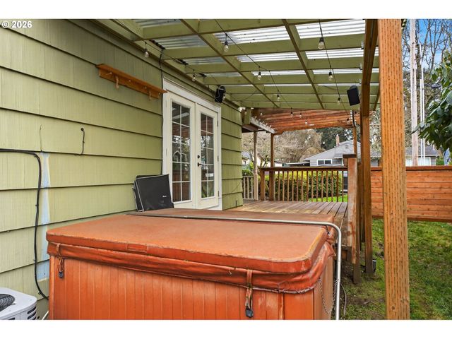 15015 Se LINDEN Ln, Milwaukie, OR 97267