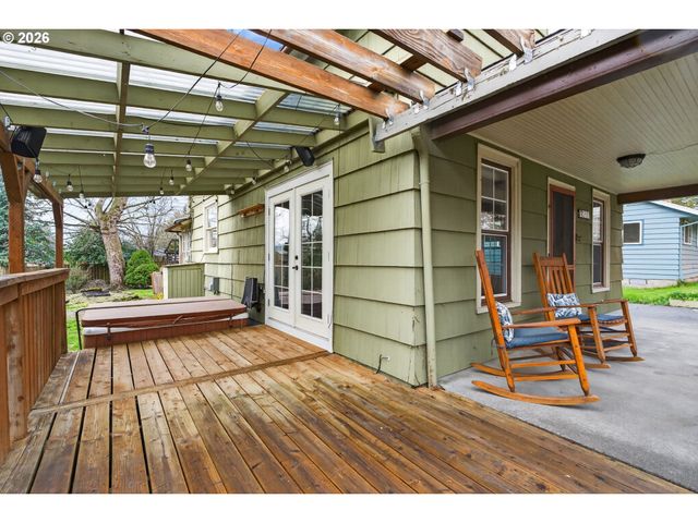 15015 Se LINDEN Ln, Milwaukie, OR 97267