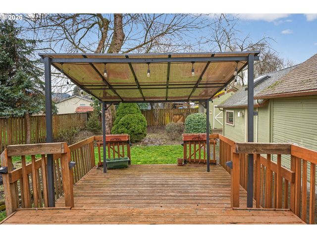 15015 Se LINDEN Ln, Milwaukie, OR 97267