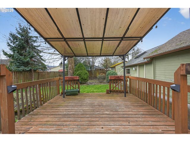 15015 Se LINDEN Ln, Milwaukie, OR 97267