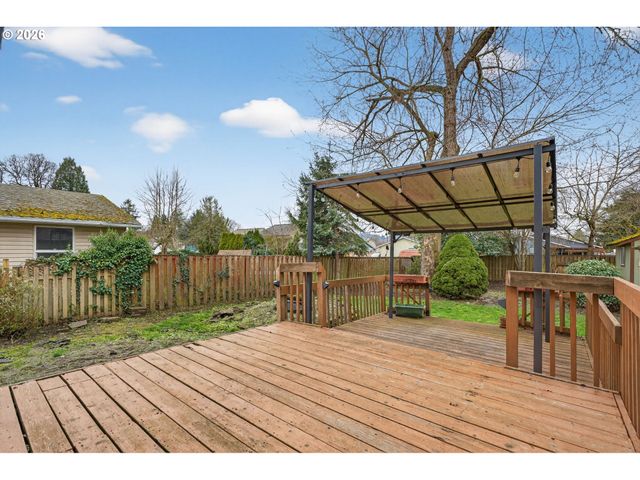 15015 Se LINDEN Ln, Milwaukie, OR 97267