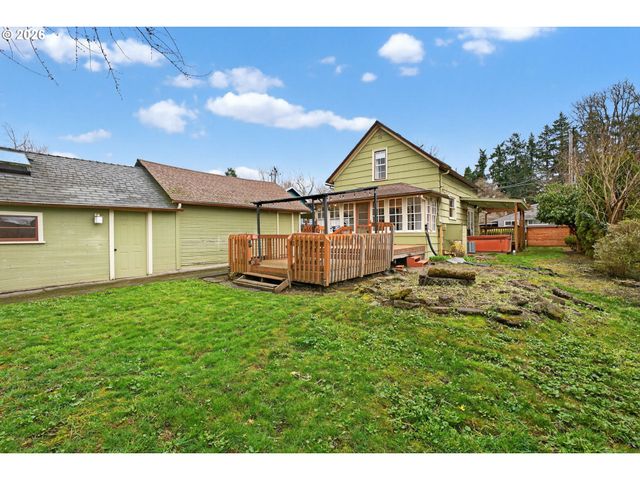 15015 Se LINDEN Ln, Milwaukie, OR 97267