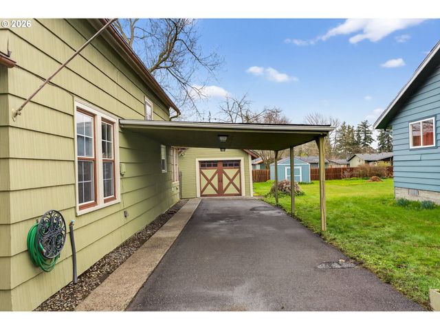 15015 Se LINDEN Ln, Milwaukie, OR 97267