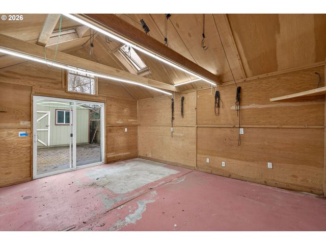 15015 Se LINDEN Ln, Milwaukie, OR 97267