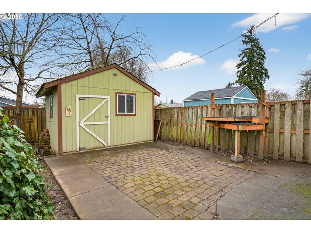 15015 Se LINDEN Ln, Milwaukie, OR 97267