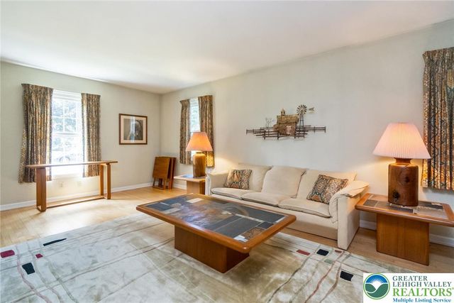 2838 Edgemont Drive, Salisbury Twp, PA 18103