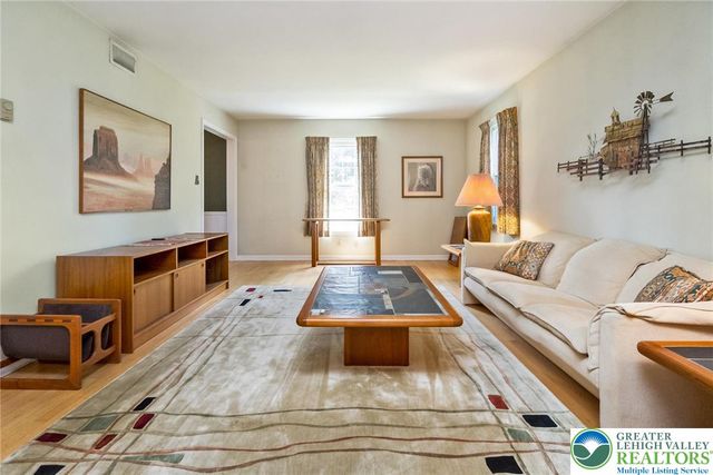 2838 Edgemont Drive, Salisbury Twp, PA 18103
