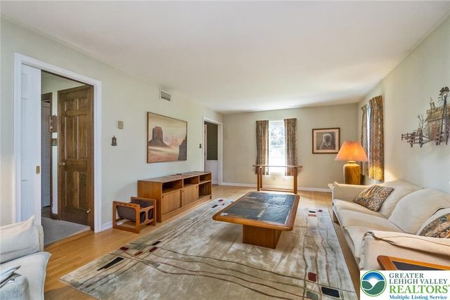 2838 Edgemont Drive, Salisbury Twp, PA 18103