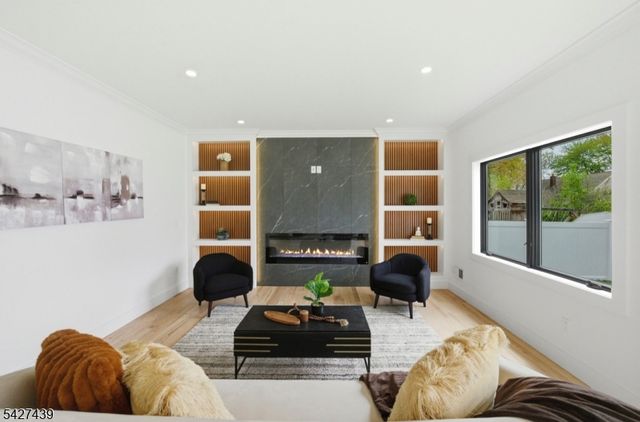 14 26Th St, Fair Lawn Boro, NJ 07410