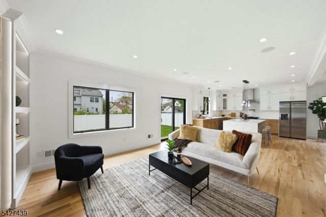 14 26Th St, Fair Lawn Boro, NJ 07410