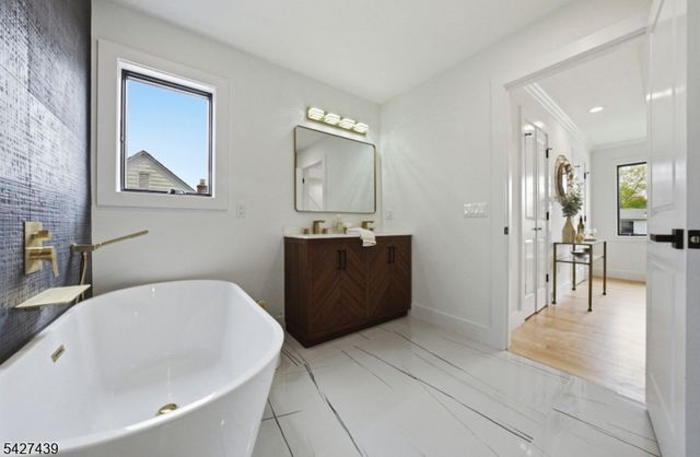 14 26Th St, Fair Lawn Boro, NJ 07410