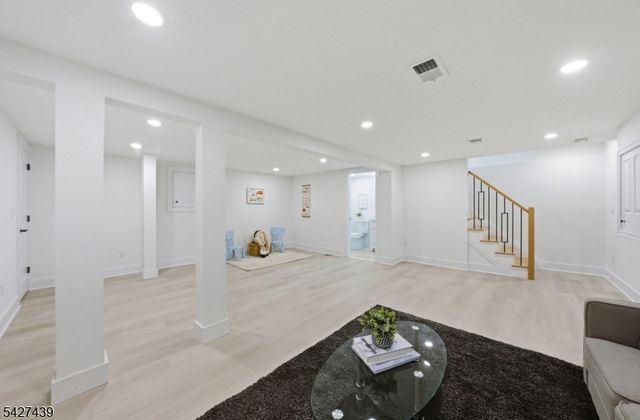 14 26Th St, Fair Lawn Boro, NJ 07410