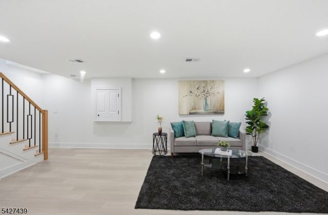 14 26Th St, Fair Lawn Boro, NJ 07410