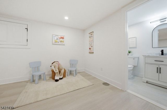 14 26Th St, Fair Lawn Boro, NJ 07410