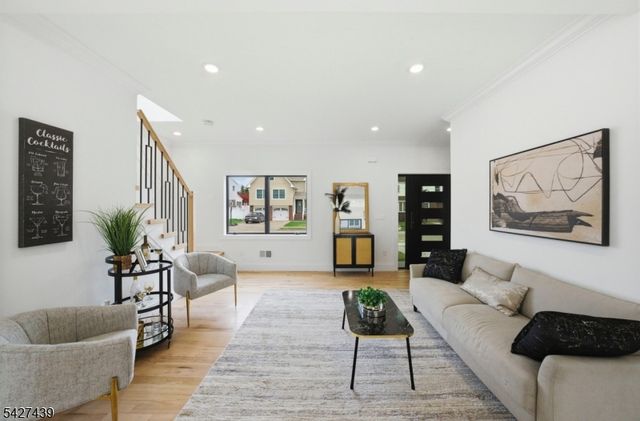 14 26Th St, Fair Lawn Boro, NJ 07410