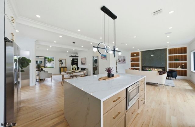 14 26Th St, Fair Lawn Boro, NJ 07410