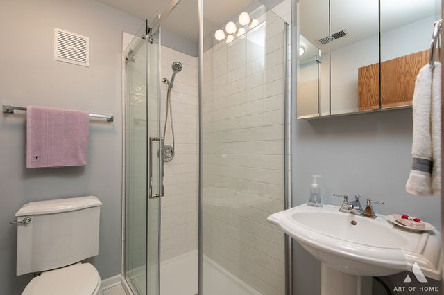 6453 N Northwest Highway 2C, Chicago, IL 60631