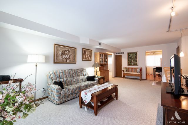 6453 N Northwest Highway 2C, Chicago, IL 60631