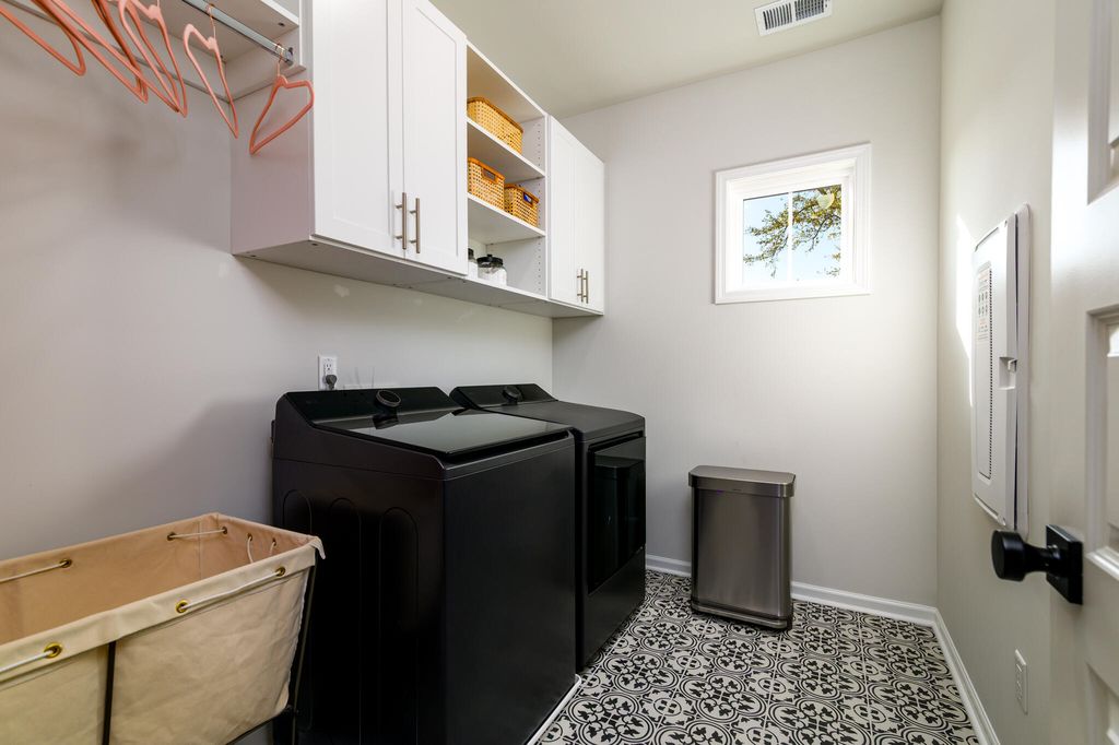 Image 23 of property listing at 1256 Crooked Oak Road, Charleston, SC 29492