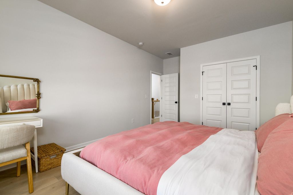 Image 25 of property listing at 1256 Crooked Oak Road, Charleston, SC 29492