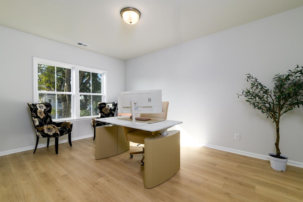 Image 26 of property listing at 1256 Crooked Oak Road, Charleston, SC 29492