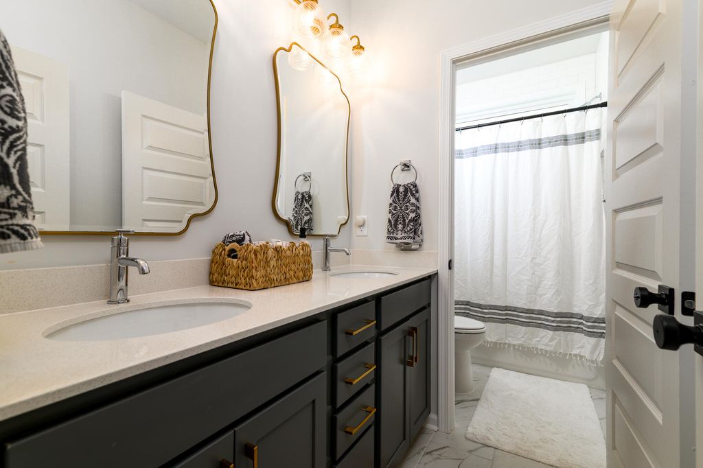 Image 28 of property listing at 1256 Crooked Oak Road, Charleston, SC 29492