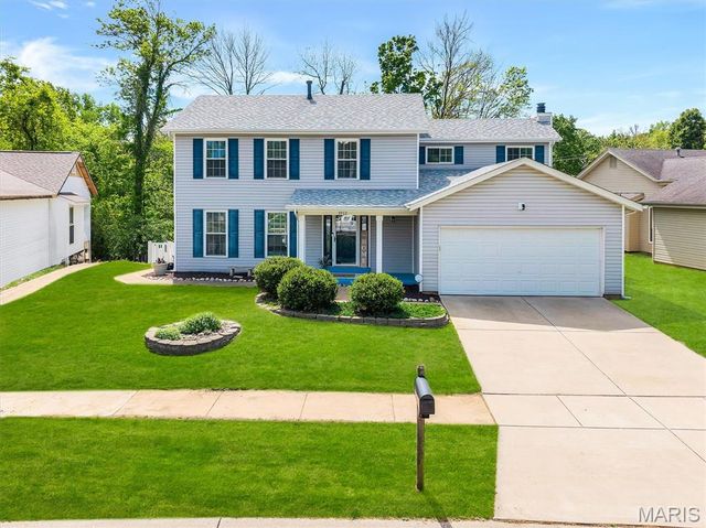 1912 Springtree Drive, Maryland Heights, MO 63043