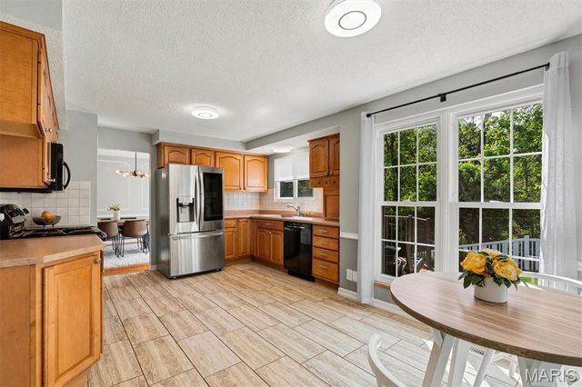 1912 Springtree Drive, Maryland Heights, MO 63043
