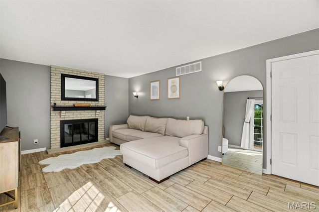 1912 Springtree Drive, Maryland Heights, MO 63043