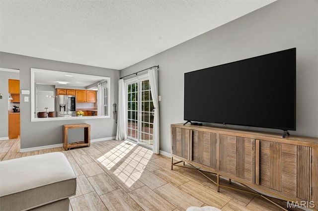 1912 Springtree Drive, Maryland Heights, MO 63043