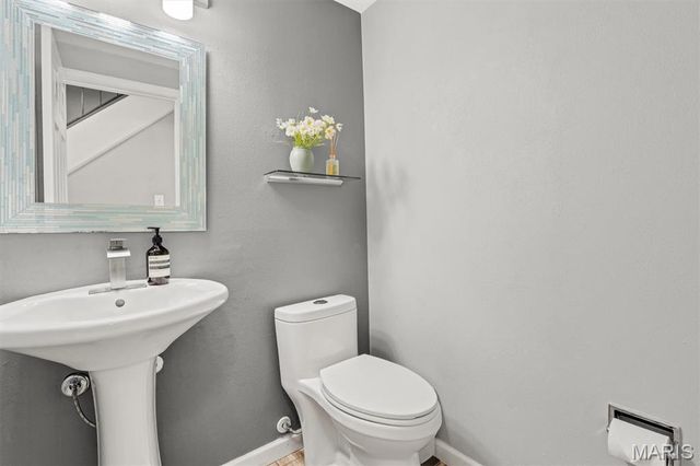 1912 Springtree Drive, Maryland Heights, MO 63043