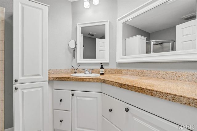 1912 Springtree Drive, Maryland Heights, MO 63043
